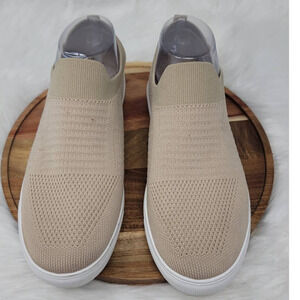 Catherine Malandrino Tan Reanie Athletic Casual Comfort Women's Shoes 9